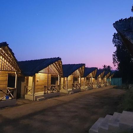 Lazy Panda Hotel Hampi Ngoại thất bức ảnh